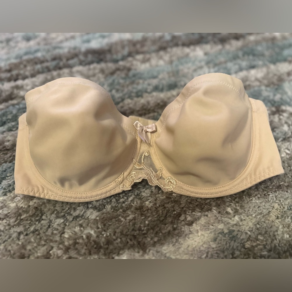 Elegant Cream Strapless Bra